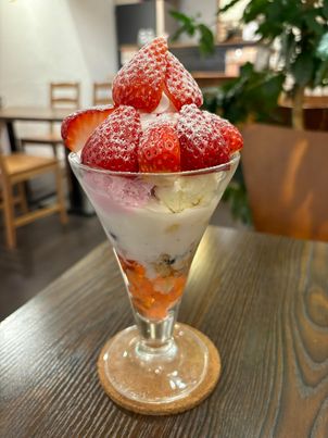 週末のお楽しみパフェ　GREEN APPLE cafeさん　～寝屋川　お米屋さん～